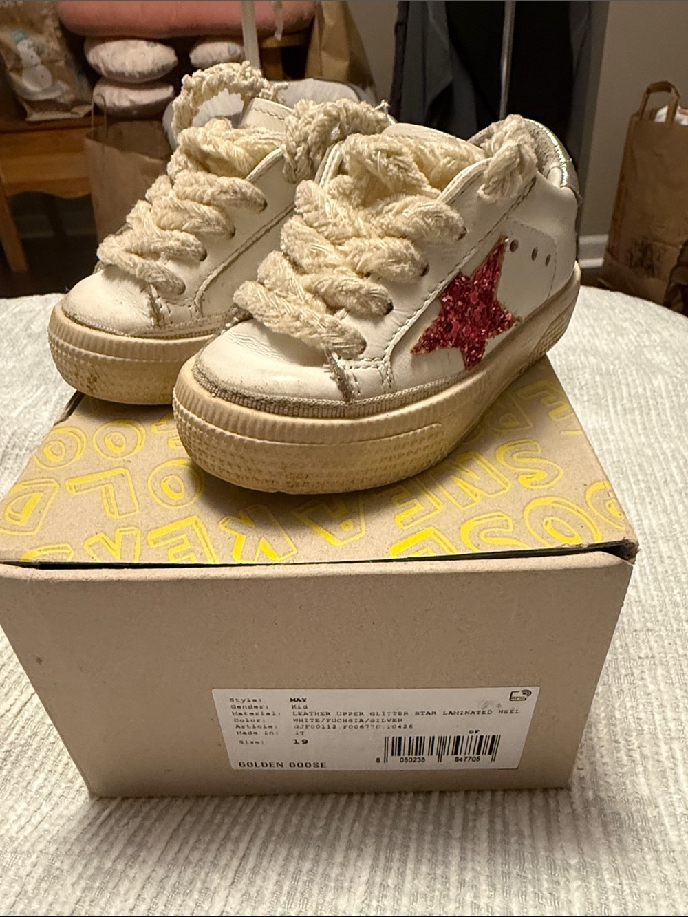 GOLDEN GOOSE Kids Cream Sneakers with Pink Glitter Star
